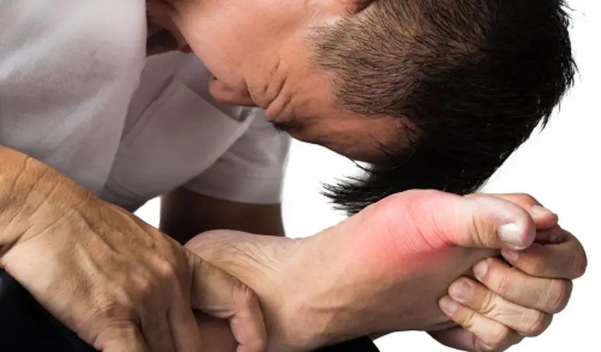 痛風(fēng)發作(zuò)需要(yào)去(qù)醫(yī)院嗎(ma)?